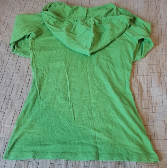 Green top - Picture 3 of 4